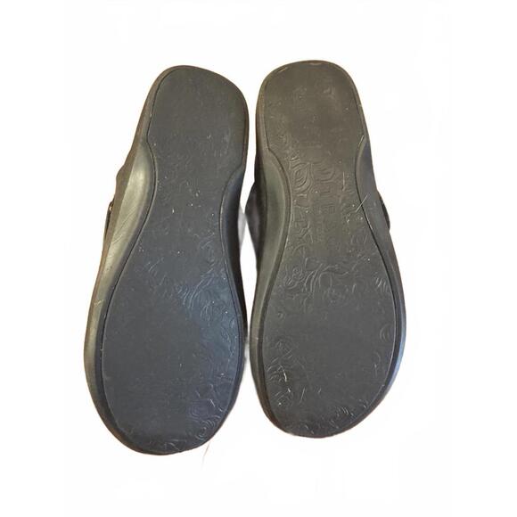 Traq by Alergria Comfortable Black Slip-On Shoes with Velcro Strap size 42 - Picture 3 of 7